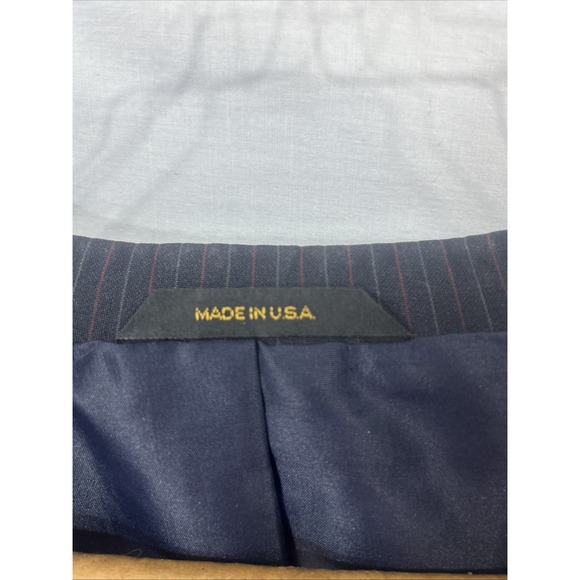 Haggar Red and Gray Pinch Striped Two Button Blazer Size 42s - Picture 2 of 7